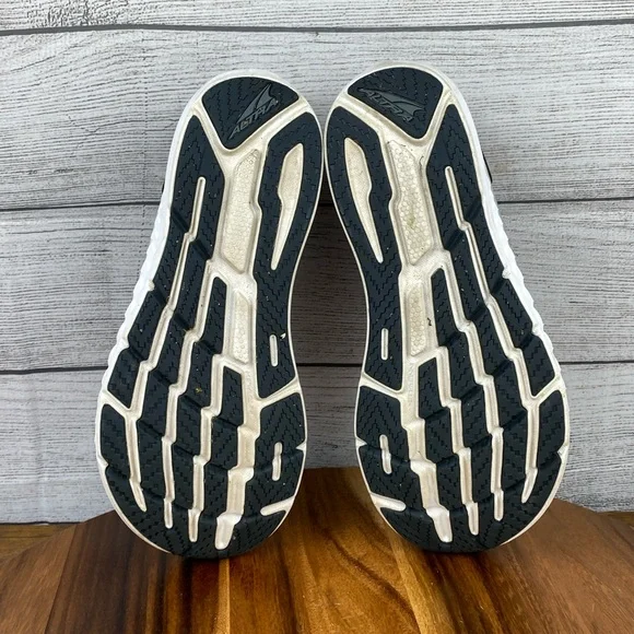 Altra Torin 7 Men's Athletic Shoes - Black and White - Picture 11 of 12